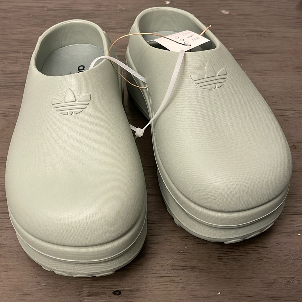 New with tag Adidas Platforms Mint Green Stan Mule